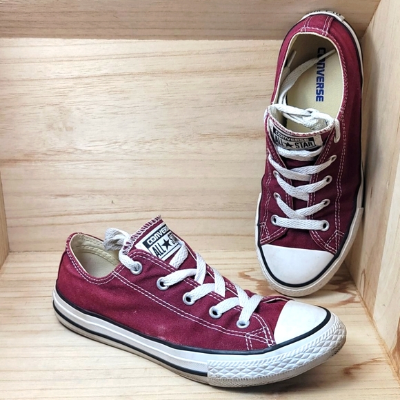 Converse Unisex Burgundy Classic Sneakers - Picture 1 of 9